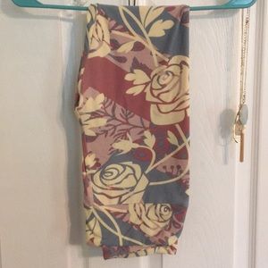 Lula one size rose leggings!